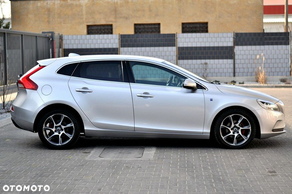 Volvo V40 D2 Drive-E Ocean Race - 13