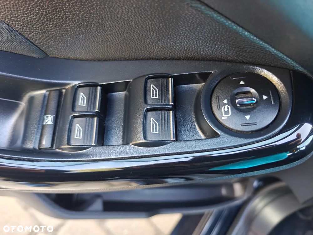 Ford Fiesta 1.0 EcoBoost Titanium - 19