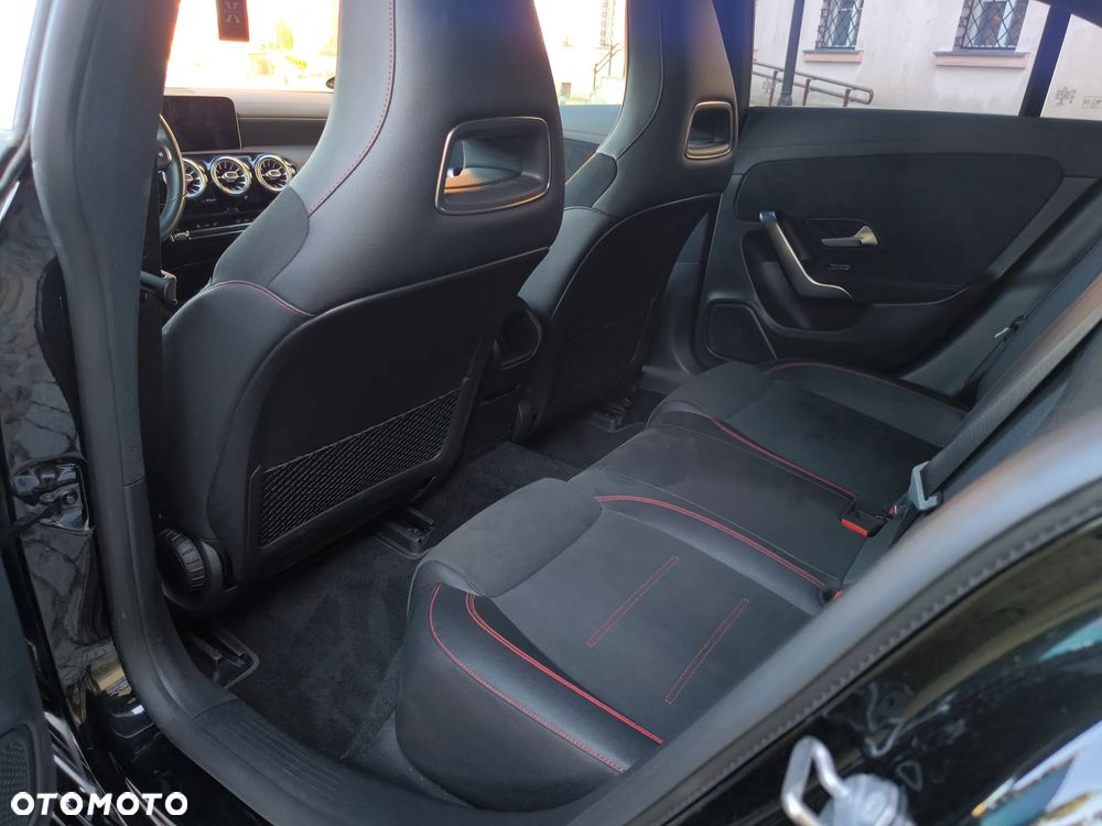 Mercedes-Benz CLA 220 AMG Line 7G-DCT - 7