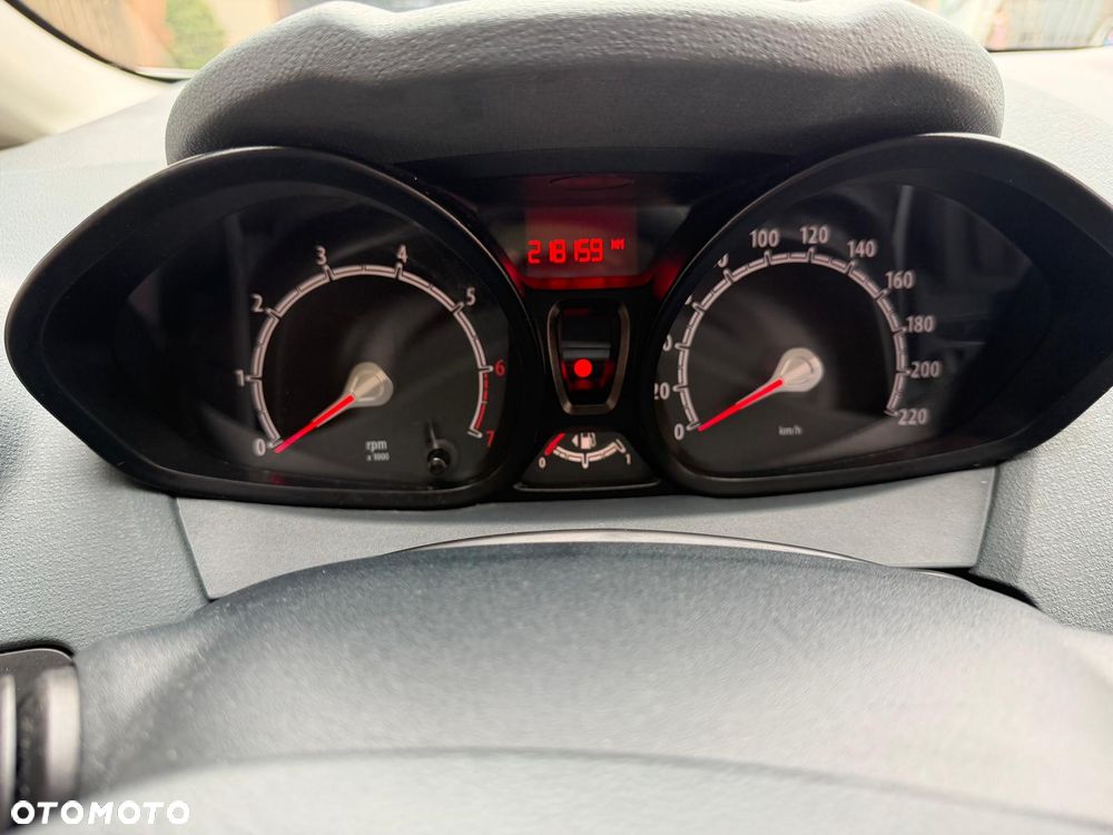 Ford Fiesta - 12