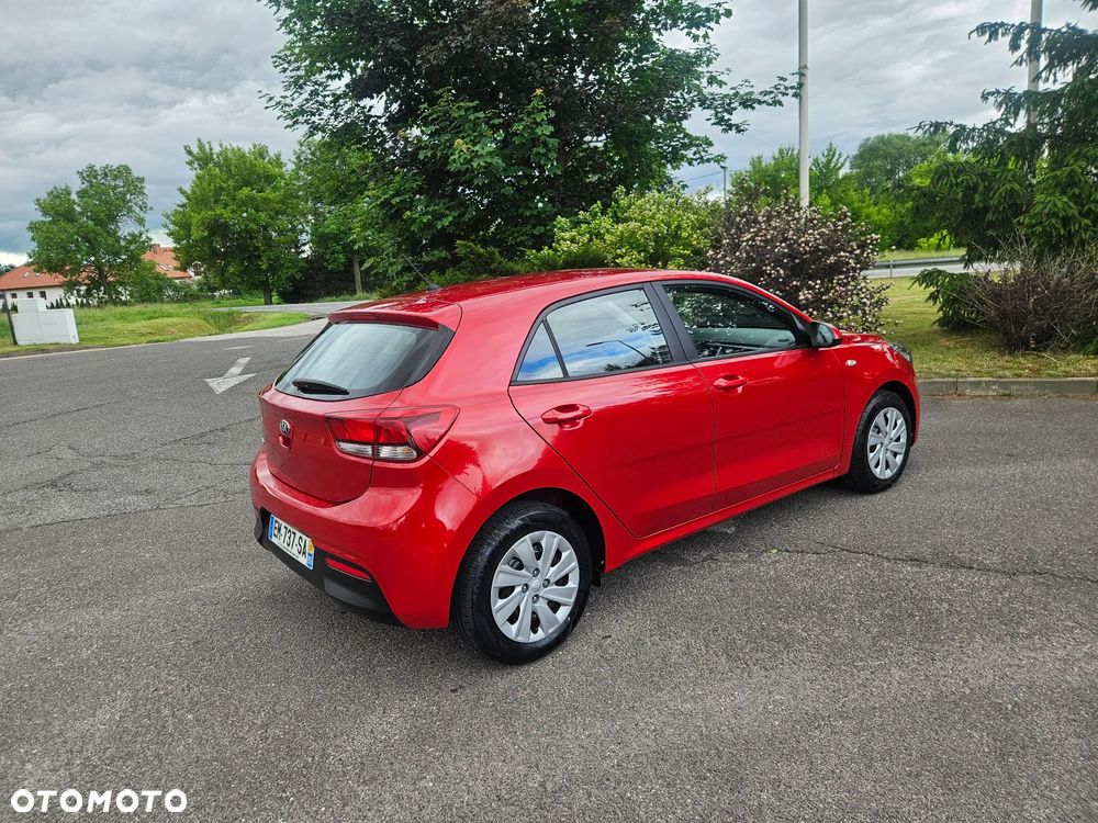 Kia Rio 1.2 Dream Team Edition - 17