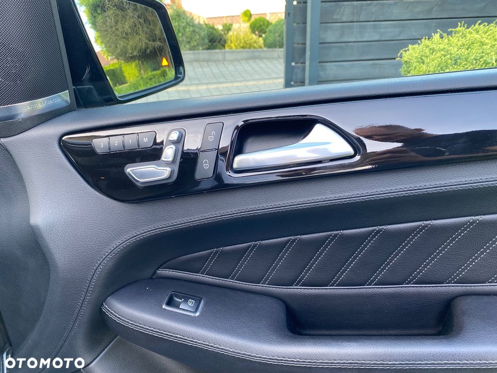 Mercedes-Benz GLS 350 d 4Matic 9G-TRONIC AMG Line - 28