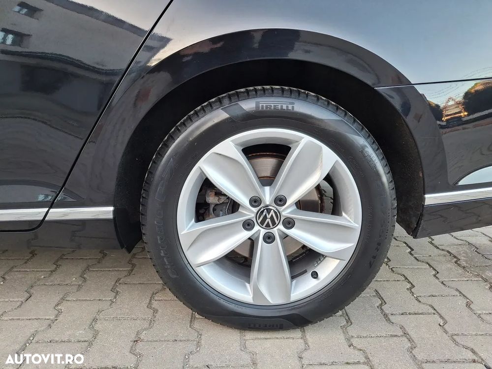 Volkswagen Passat - 25