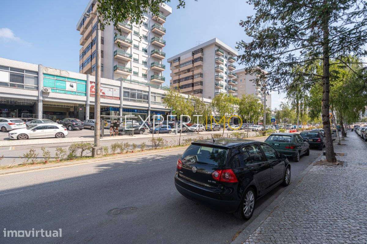 T2 para Arrendamento com Garagem | Celas – Av. Calouste Gulbenkian... - Grande imagem: 2/32