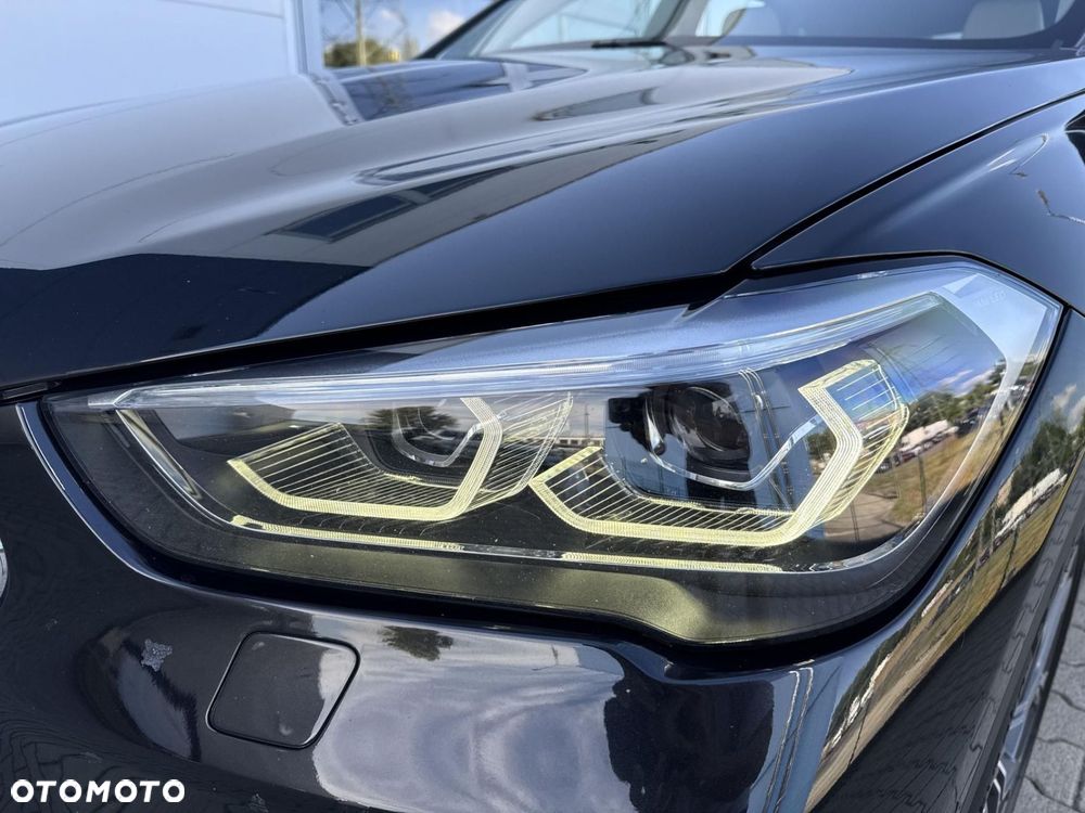 BMW X1 sDrive18d xLine - 27