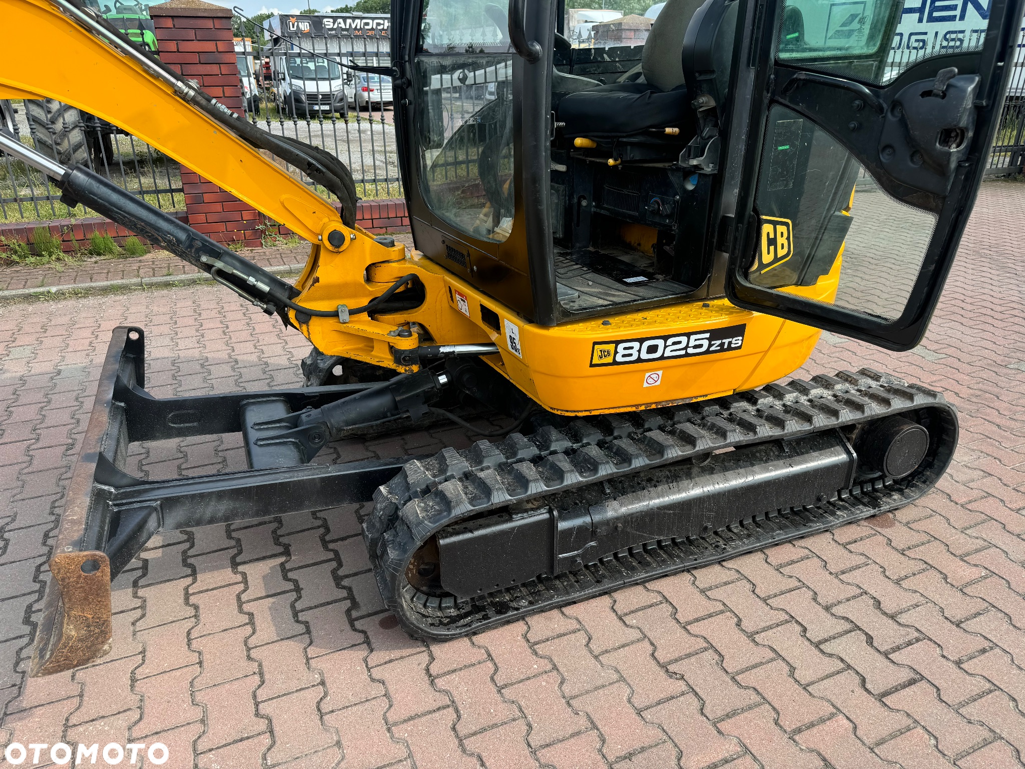 JCB 8025 - 8
