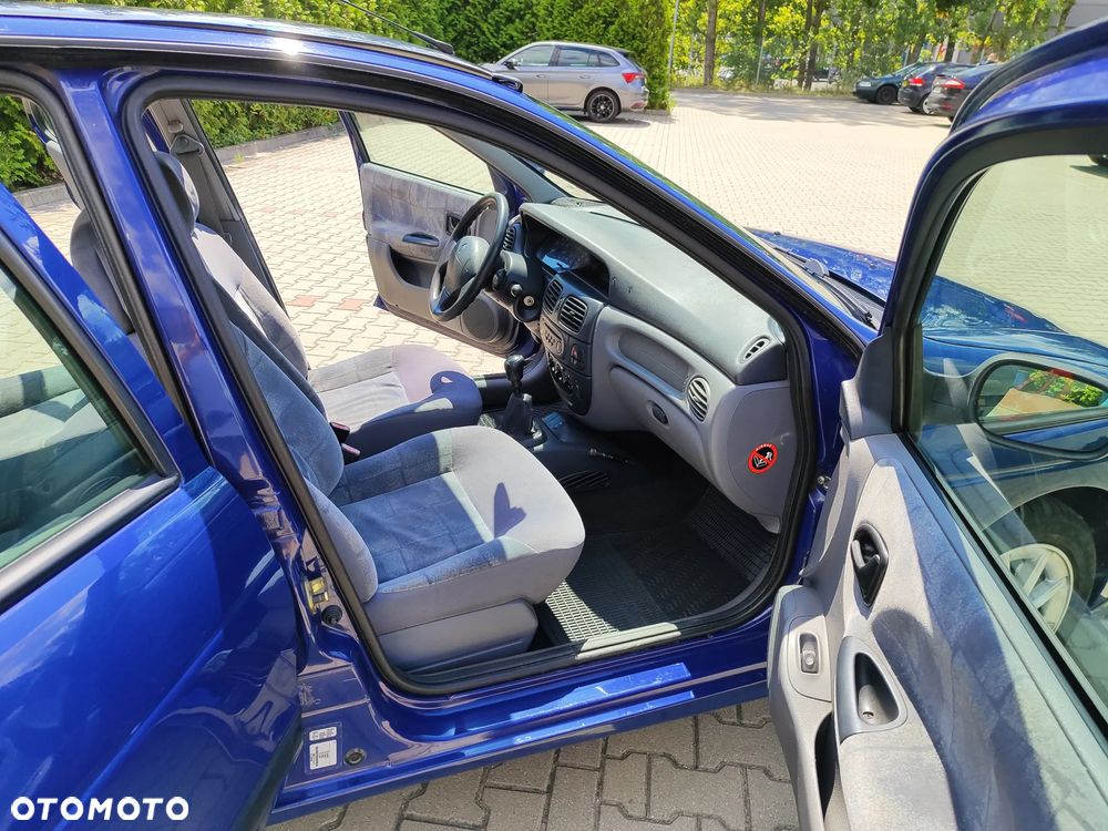 Renault Megane 1.4 16V Expression - 12