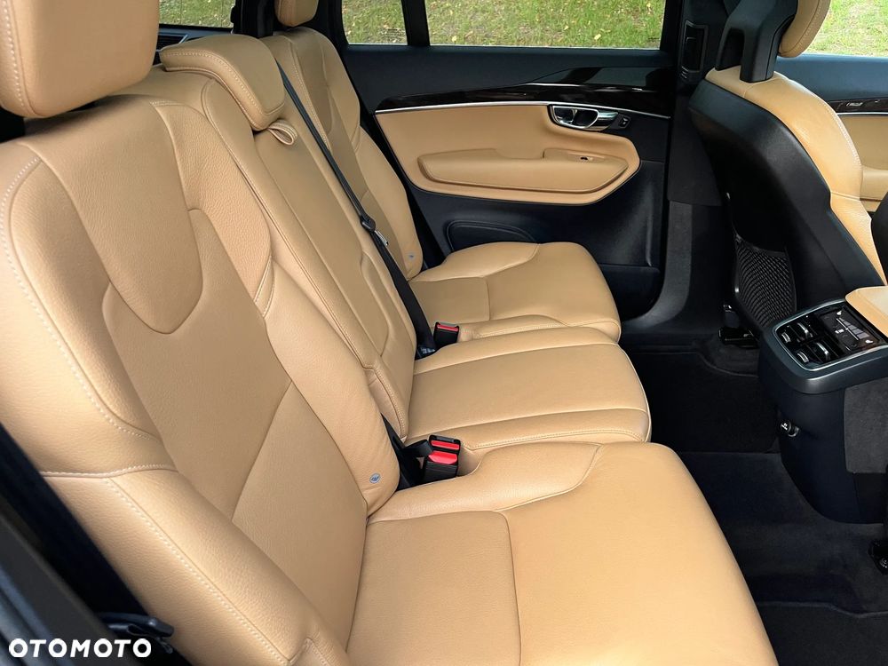 Volvo XC 90 - 8