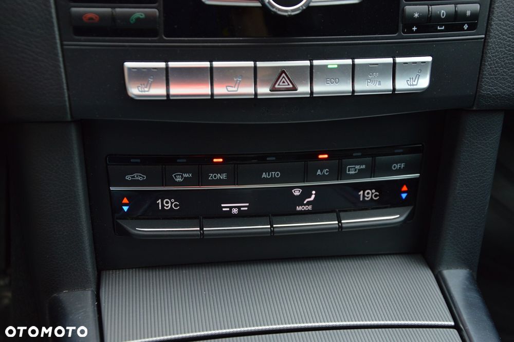 Mercedes-Benz Klasa E 200 7G-TRONIC Elegance - 40