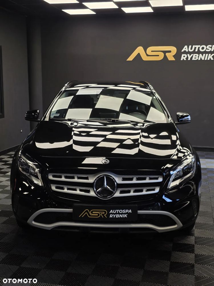 Mercedes-Benz GLA 180 7G-DCT - 1