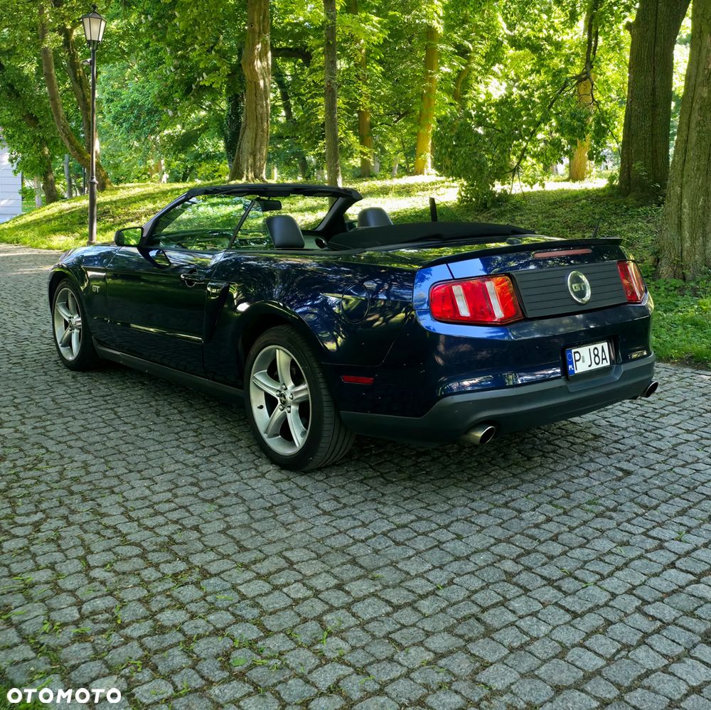 Ford Mustang - 8