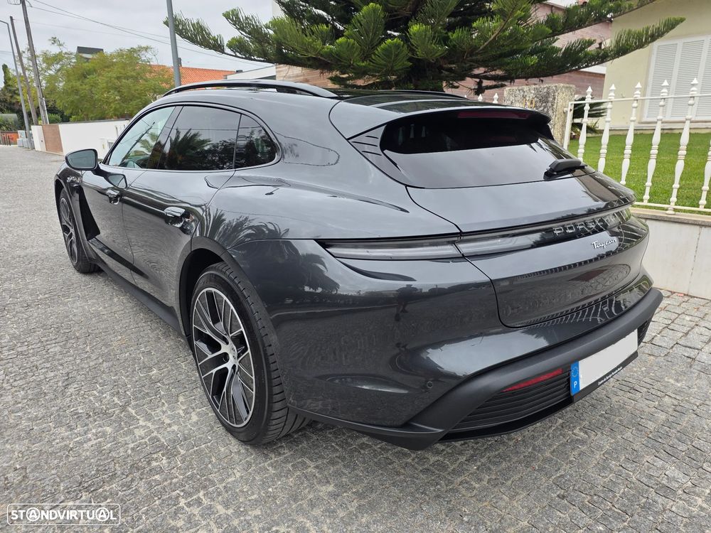 Porsche Taycan Sport Turismo - 19