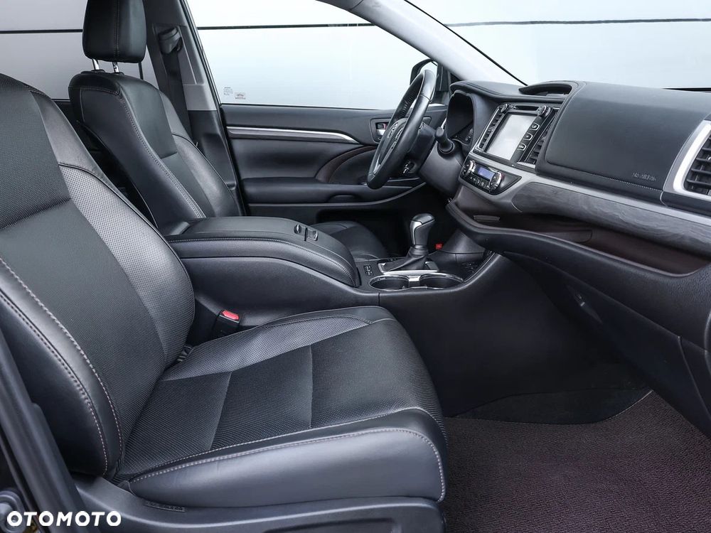 Toyota Highlander - 14