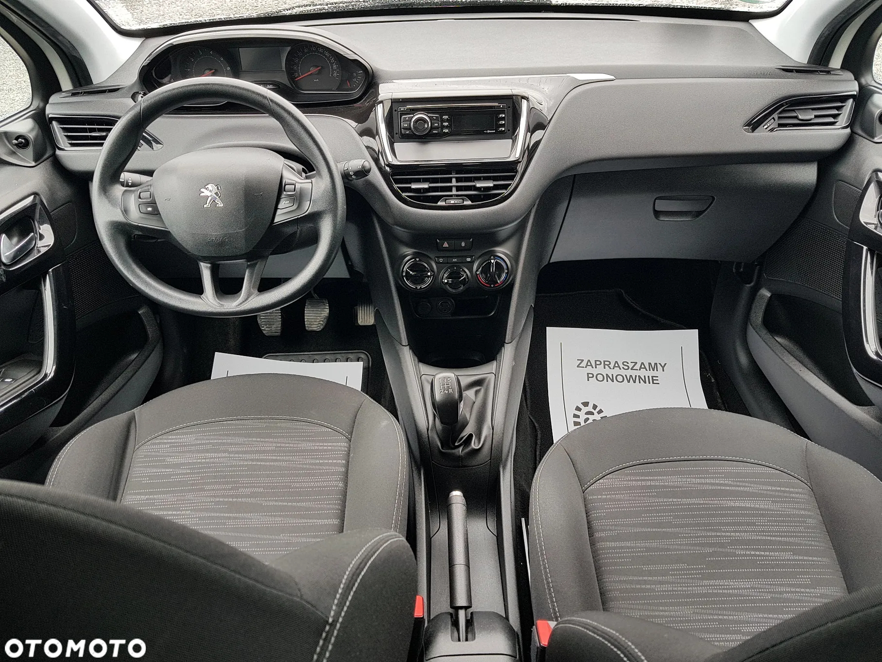 Peugeot 208 - 12