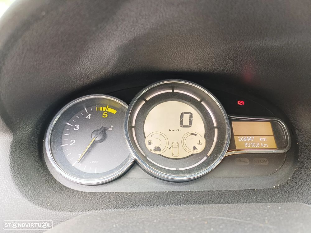 Renault Mégane Coupe 1.5 dCi Limited SS - 7
