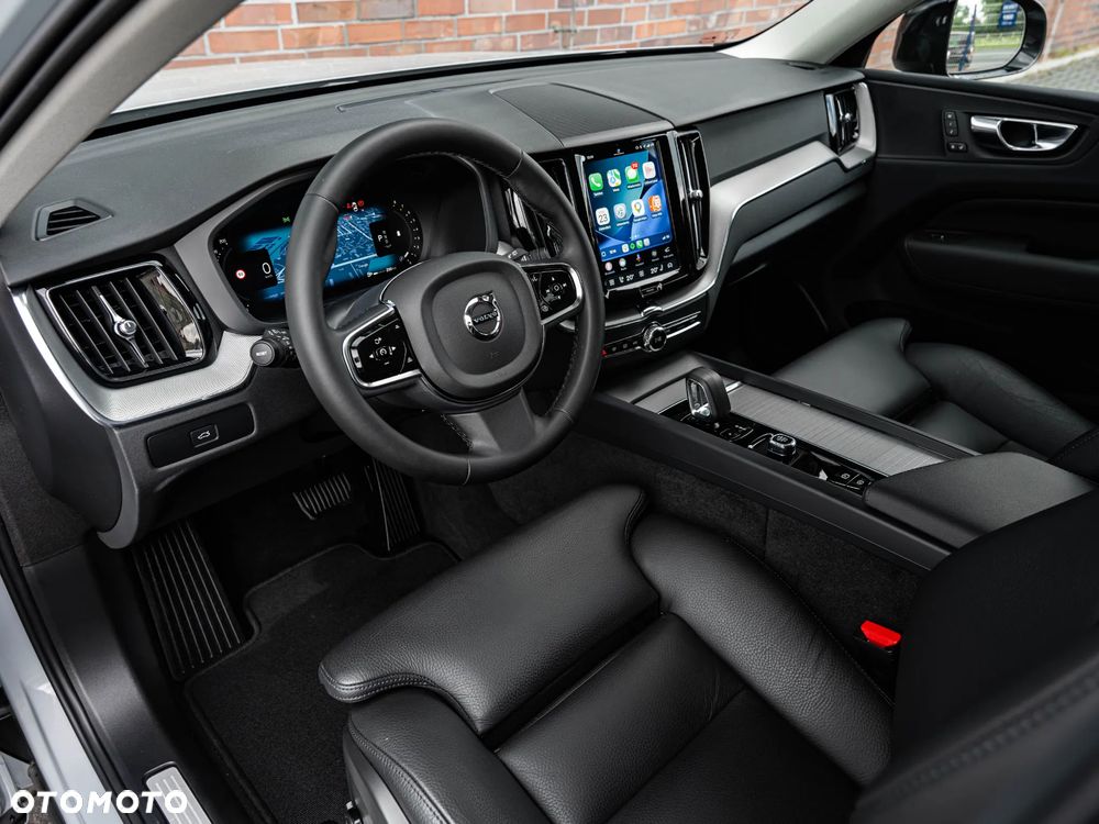 Volvo XC 60 B4 B Plus Dark - 23