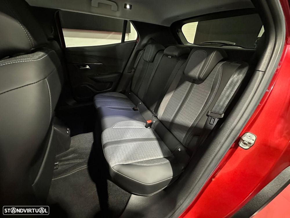 Peugeot e-2008 50 kWh Active Pack - 27