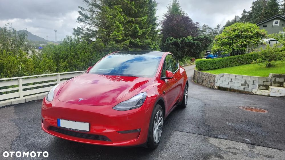 Tesla Model Y Long Range Dual Motor AWD - 1