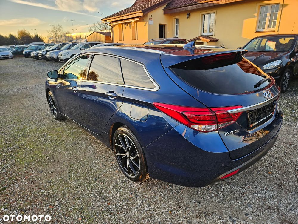 Hyundai i40 Kombi blue 1.6 CRDi DCT Space Plus - 3