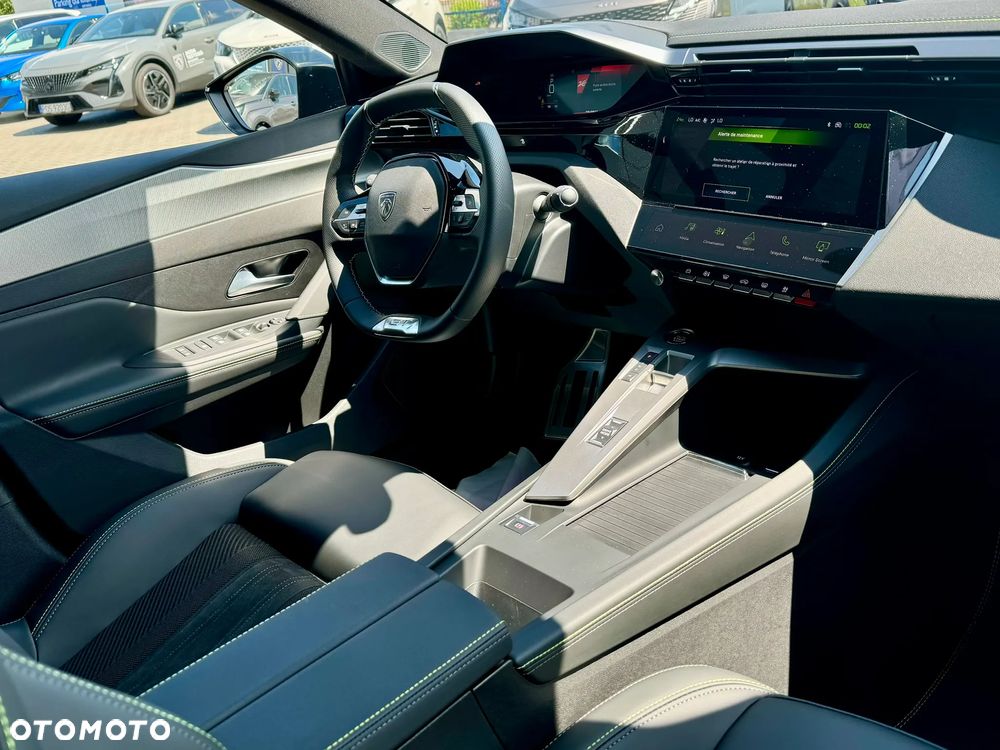Peugeot 408 - 11