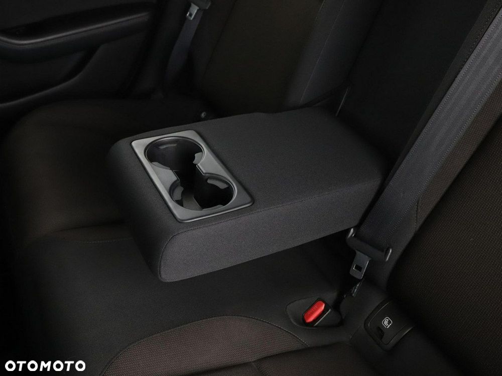Mazda 3 SKYACTIV-G 2.0 M-Hybrid DRIVE - 38
