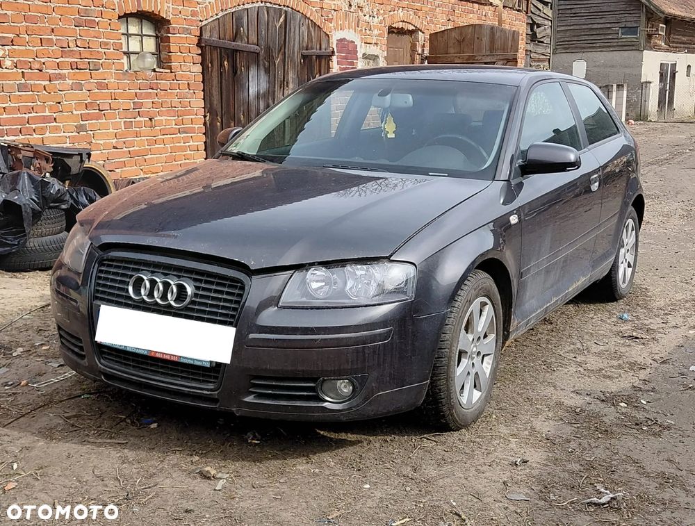 Audi A3 3-drzwiowe 1.6 FSI Ambiente - 2