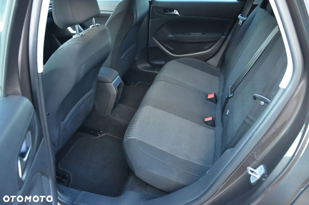 Peugeot 308 1.6 e-HDi Active S&S - 32