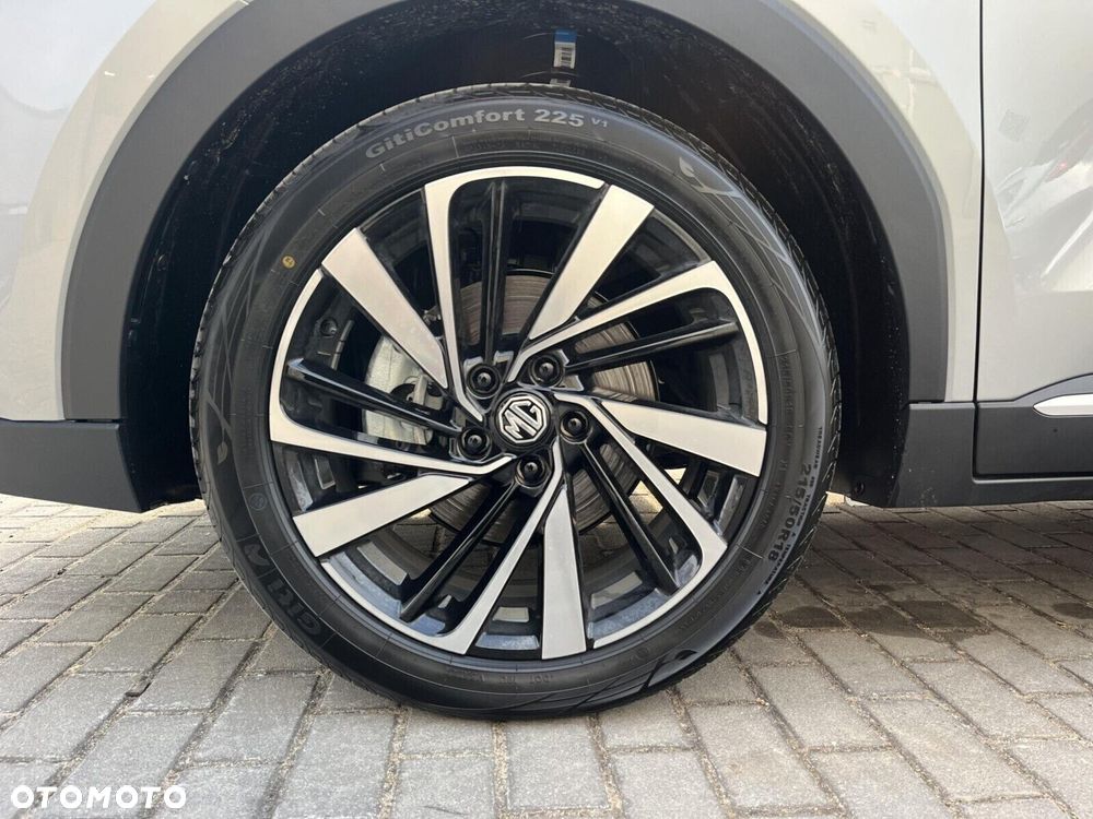 MG ZS Hybrid+ - 18