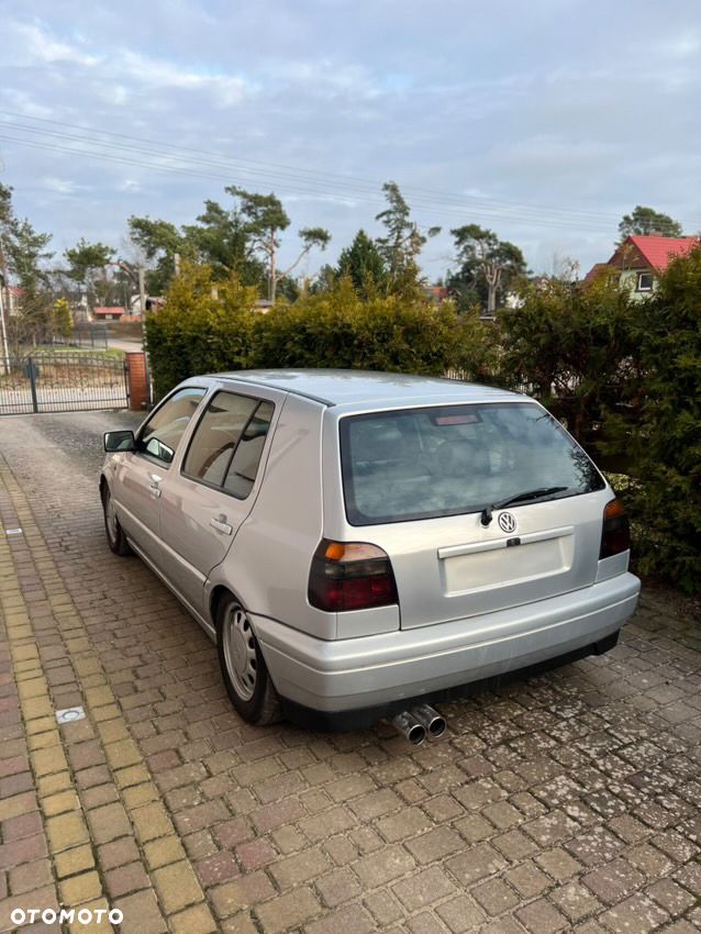 Volkswagen Golf 1.8 CL - 2