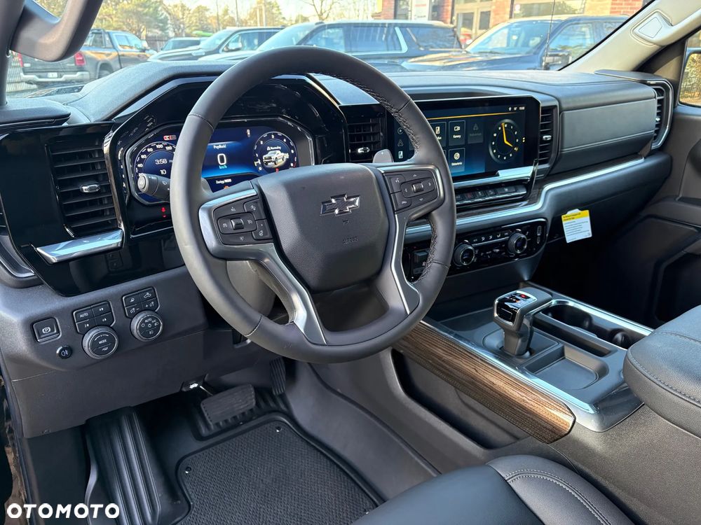 Chevrolet Silverado - 14