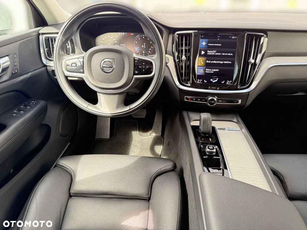 Volvo V60 Cross Country - 17