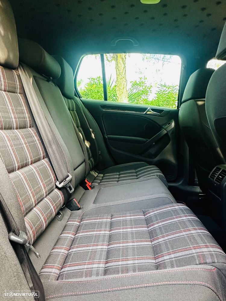 VW Golf 2.0 GTI DSG - 23
