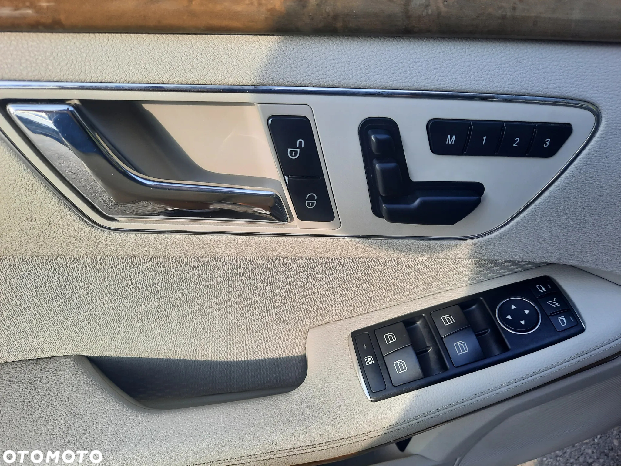 Mercedes-Benz Klasa E 250 T CGI BlueEFFICIENCY 7G-TRONIC - 9