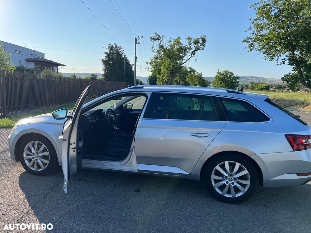 Skoda Superb 2.0 TDI DSG Style - 35