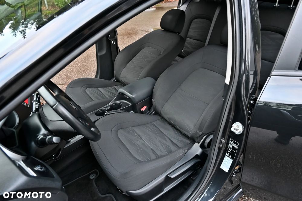 Kia Ceed 1.4 CVVT Dream-Team Edition - 28