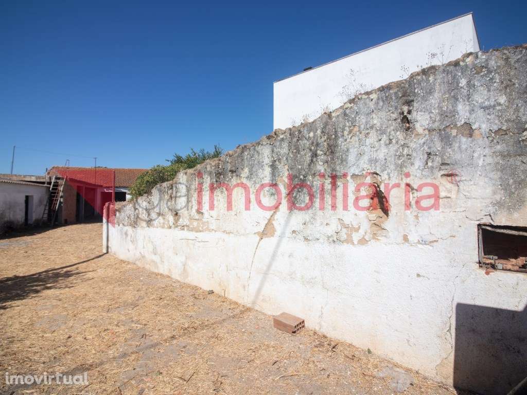 Moradia para Renovar com Arrecadação e Arrumos - Grande imagem: 3/31