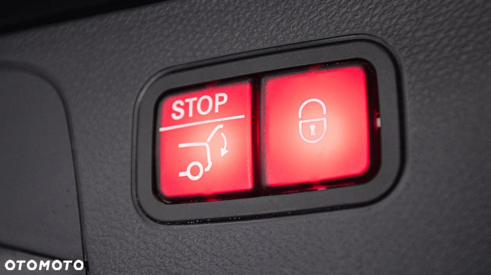 Mercedes-Benz GLC 300 e 4-Matic - 36