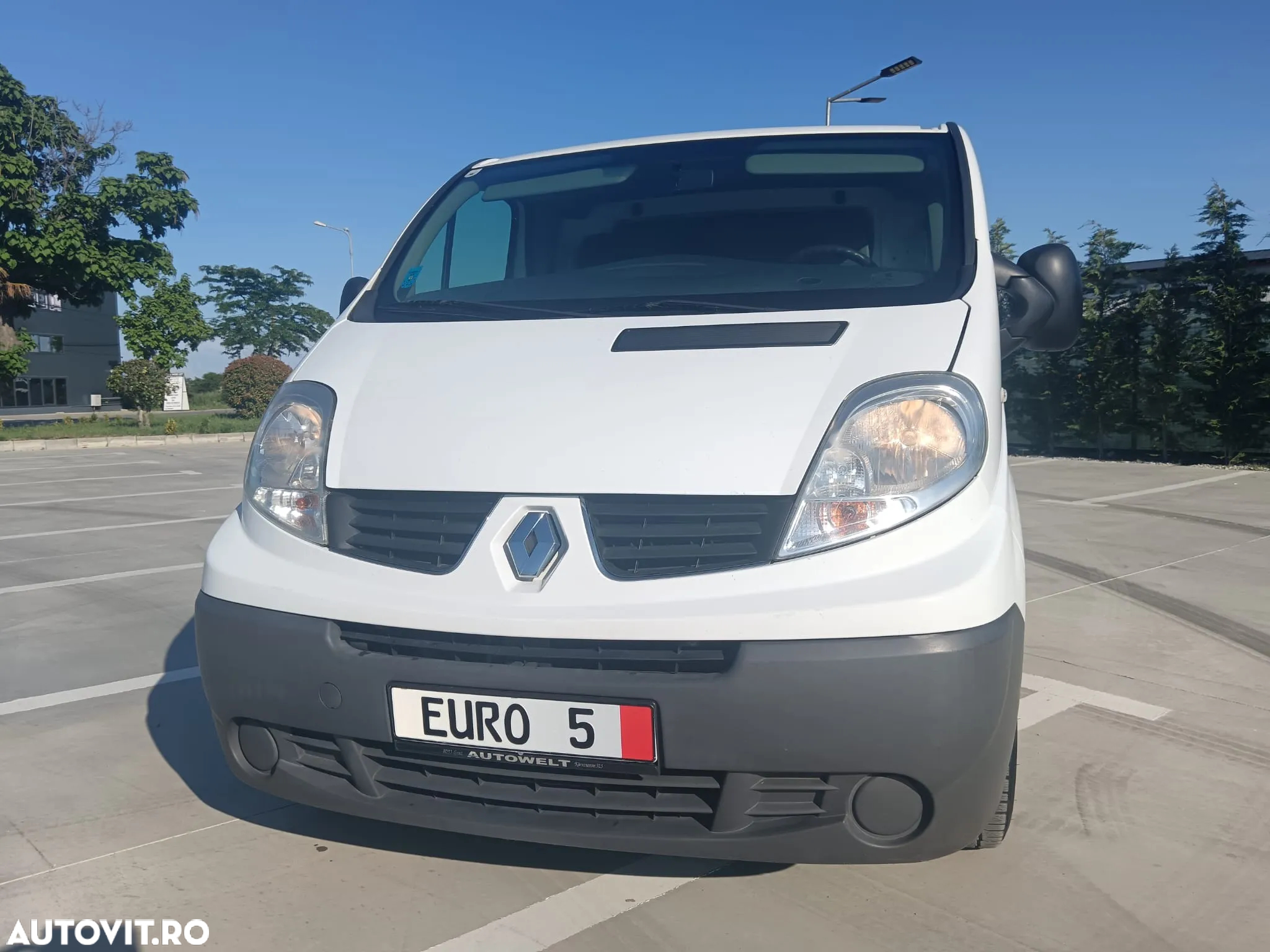 Renault Trafic - 12