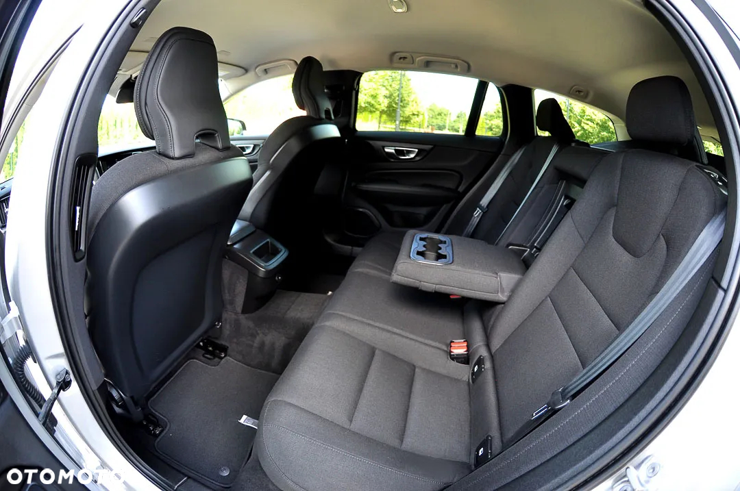 Volvo V60 B3 B Geartronic RDesign - 24