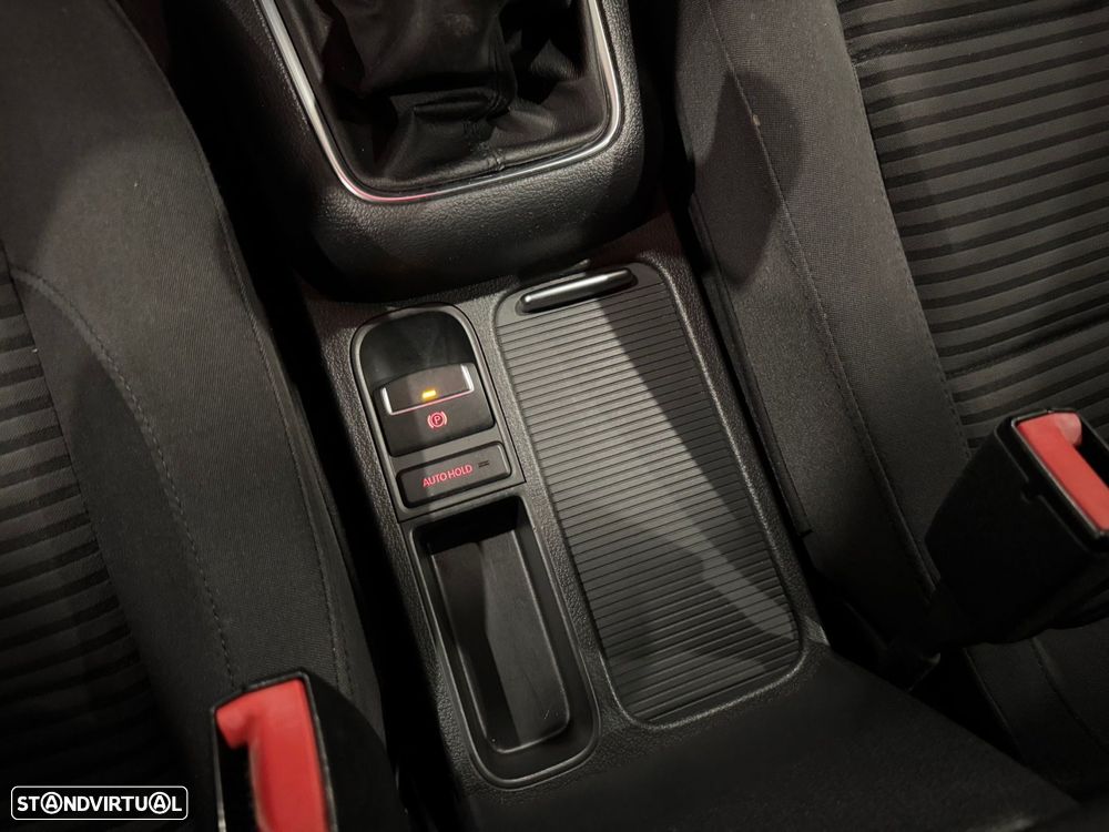 VW Tiguan 2.0 TDi Sport BlueMotion - 38