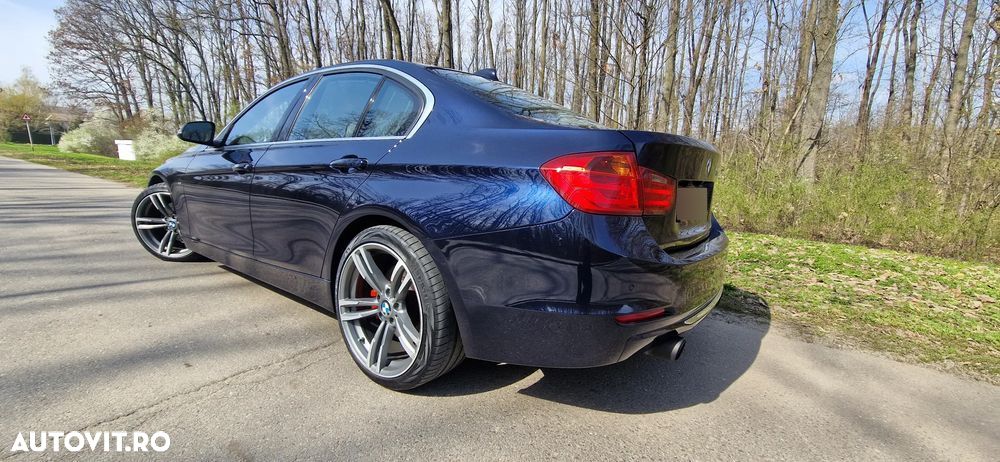 BMW Seria 3 335i Sport-Aut. Luxury Line - 3