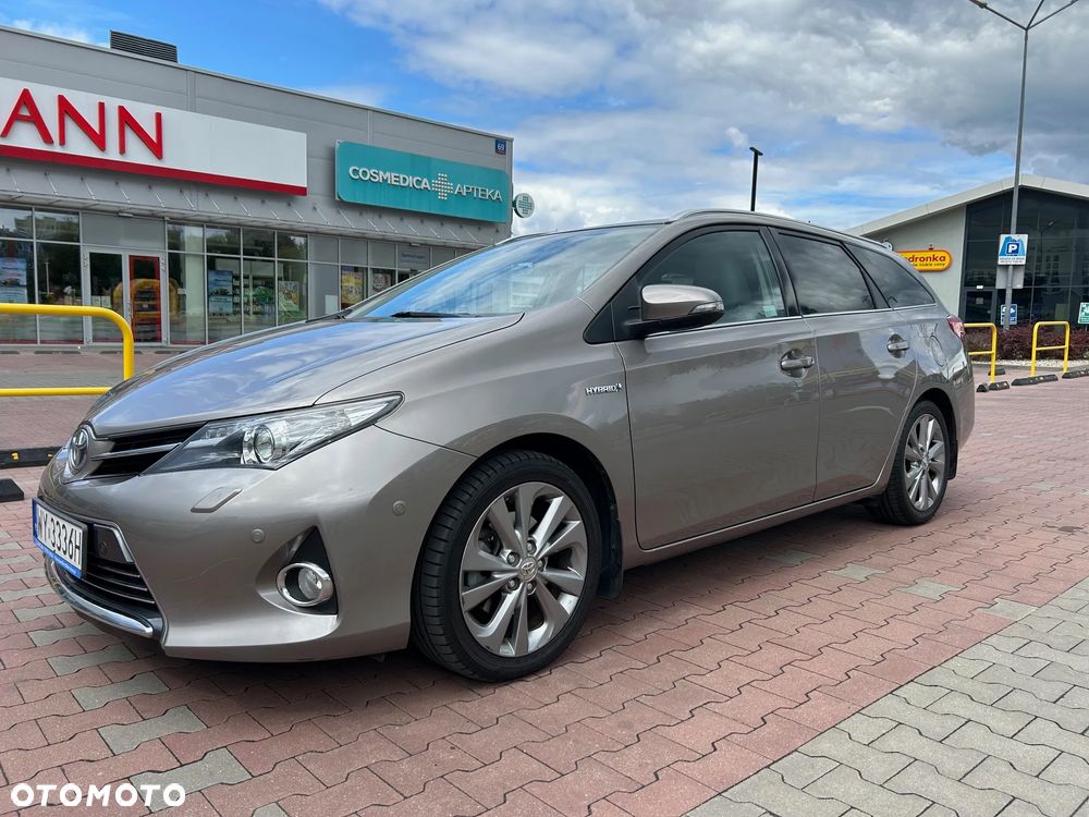 Toyota Auris 1.8 HSD Luna - 1