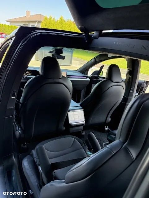 Tesla Model X - 14