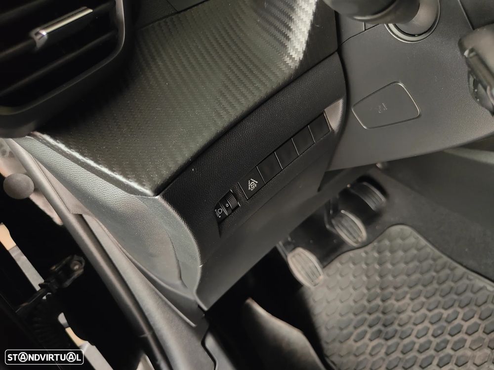 Peugeot 208 1.2 PureTech Allure Pack - 44