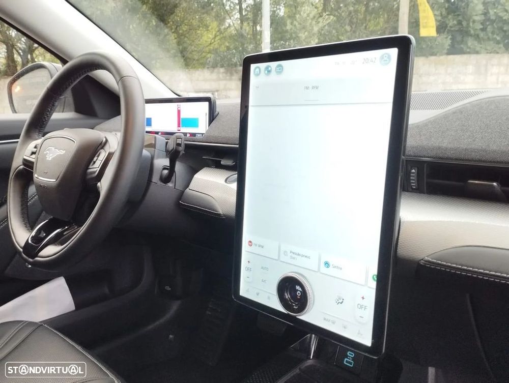 Ford Mustang Mach-E - 4