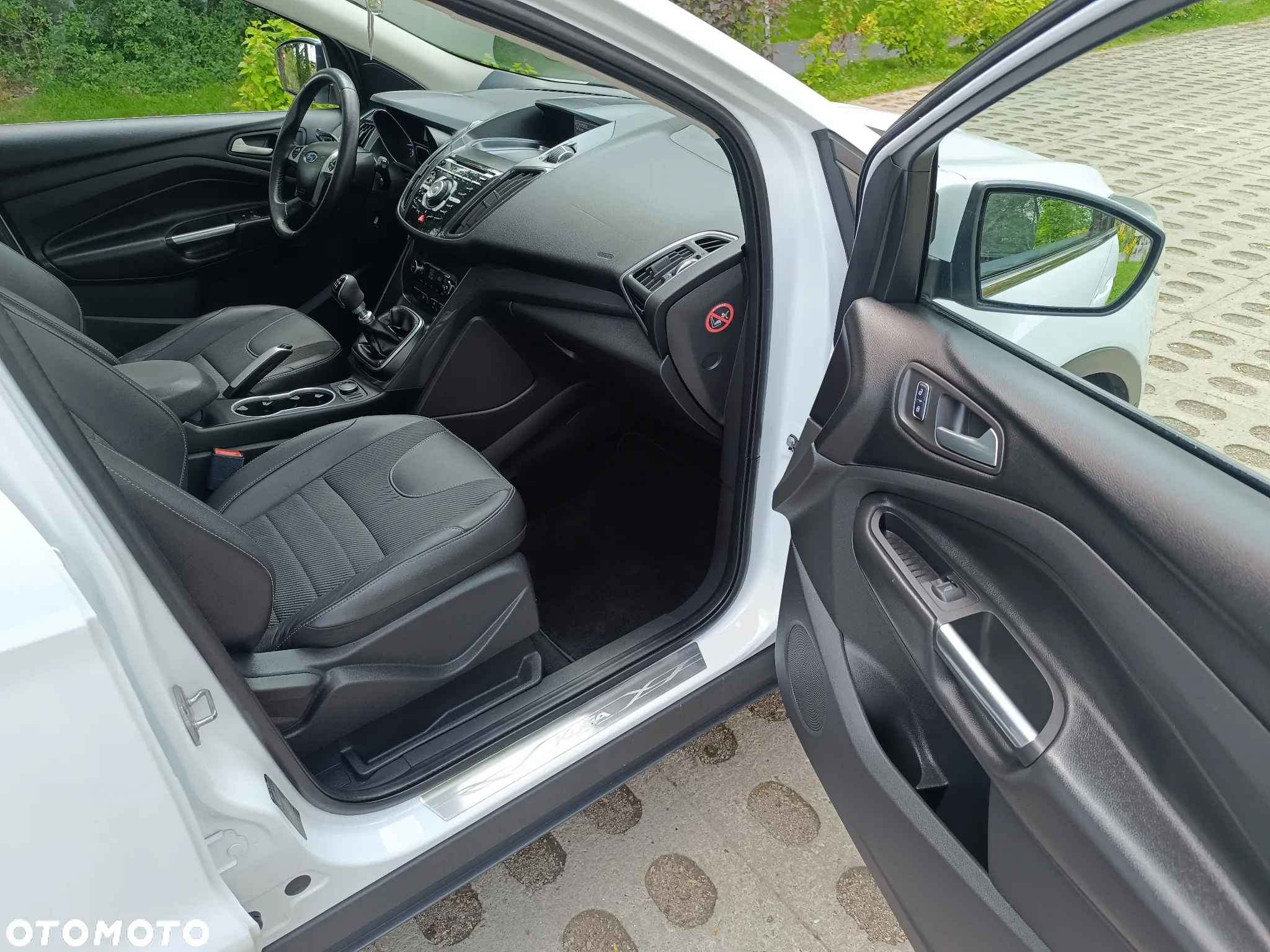 Ford Kuga 2.0 TDCi 2x4 Titanium - 31