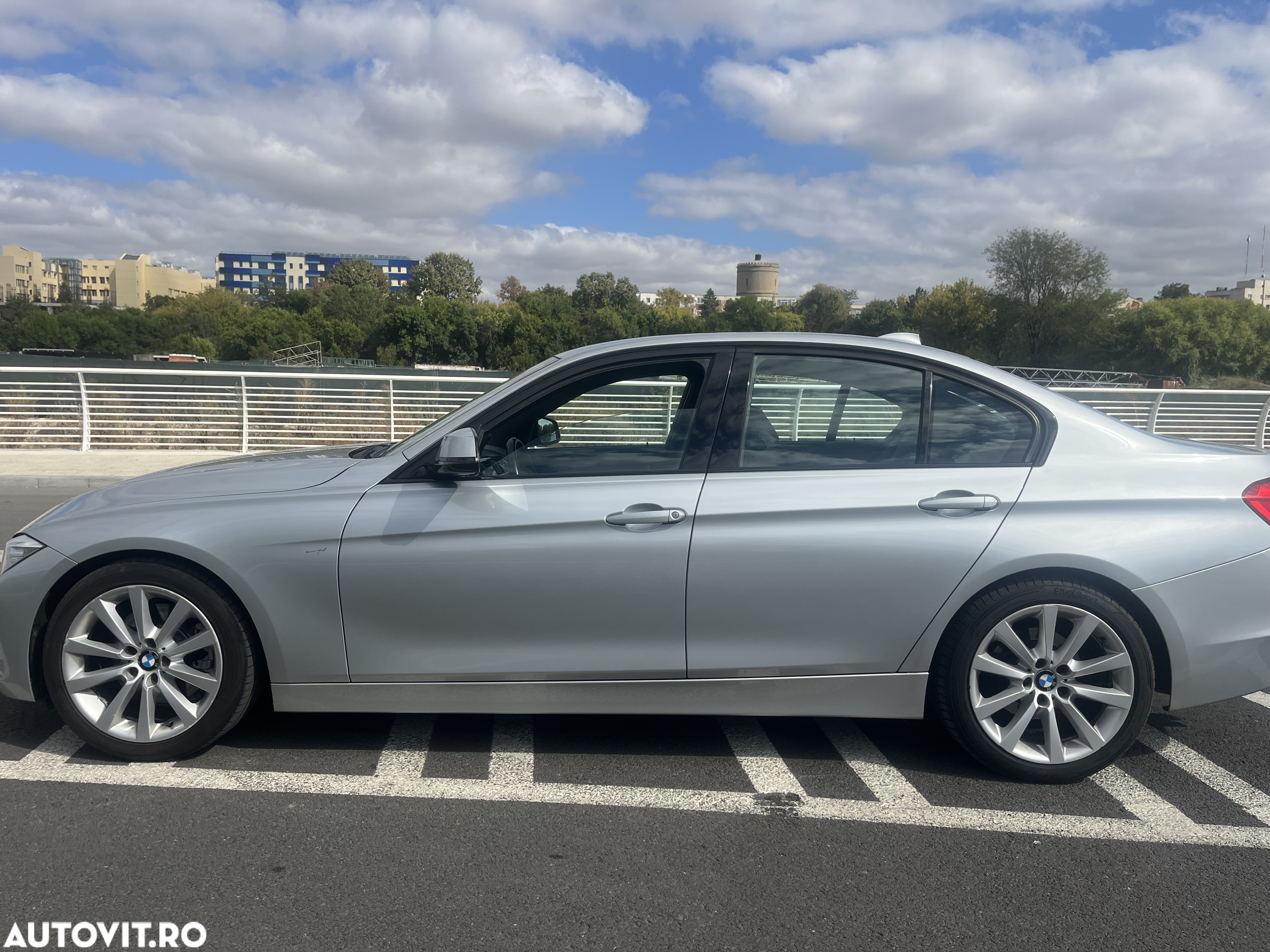 BMW Seria 3 328i Aut. Luxury Line - 2