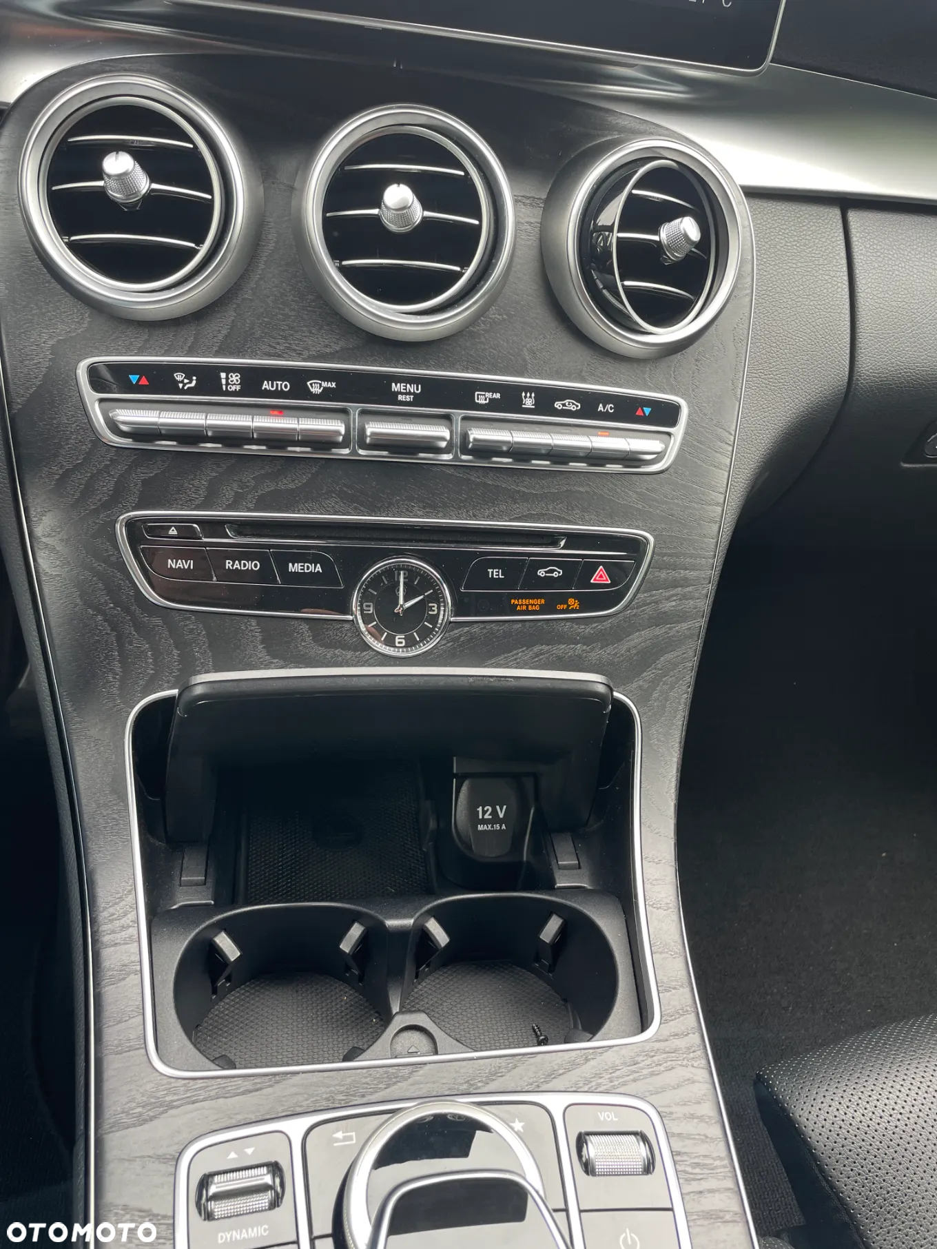 Mercedes-Benz Klasa C 400 4Matic T 7G-TRONIC AMG Line - 26