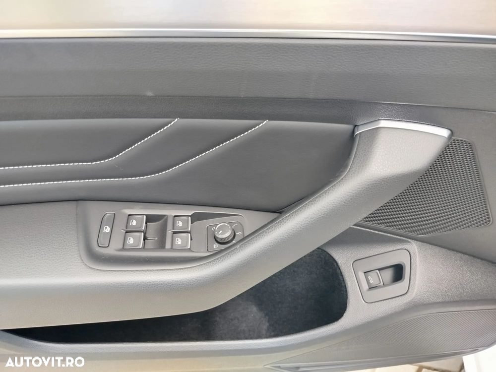 Volkswagen Passat Variant 2.0 TDI SCR DSG 4Motion Elegance - 8