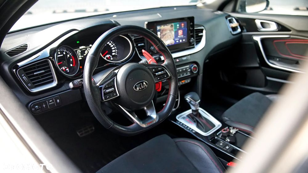 Kia ProCeed - 17